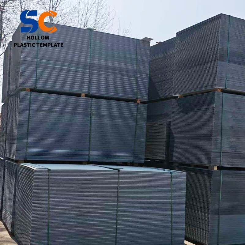 Hollow plastic formwork
