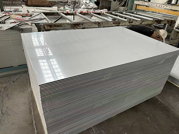plastic formwork vs plywood formwork